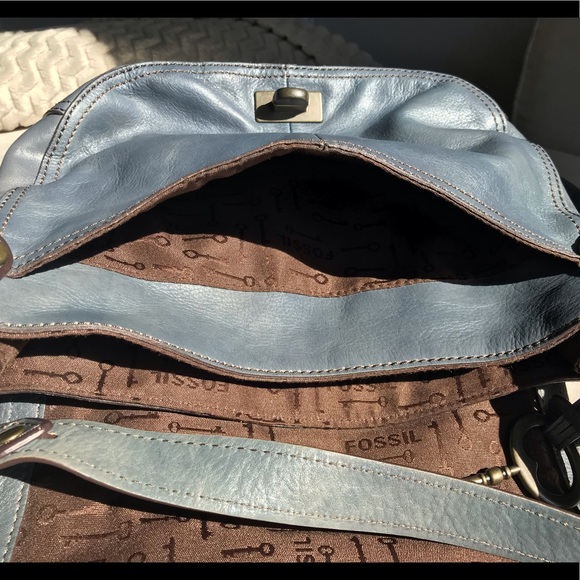 Vintage Re-Issue Flap Crossbody - Picture 6 of 9